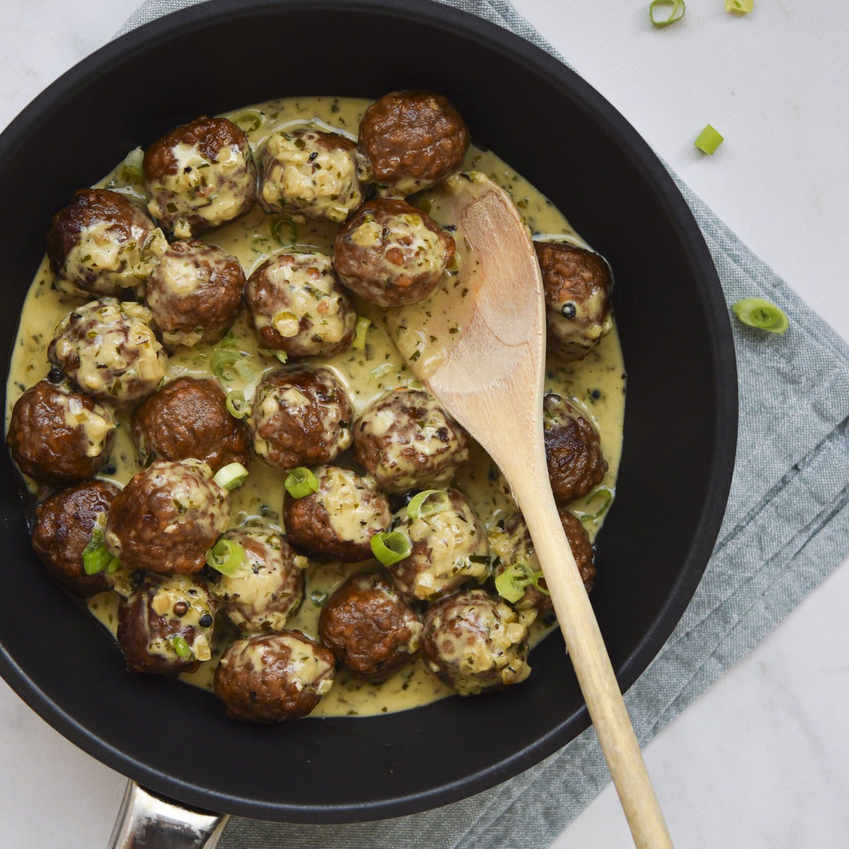 Lekker Veggie balletjes met peperroomsaus